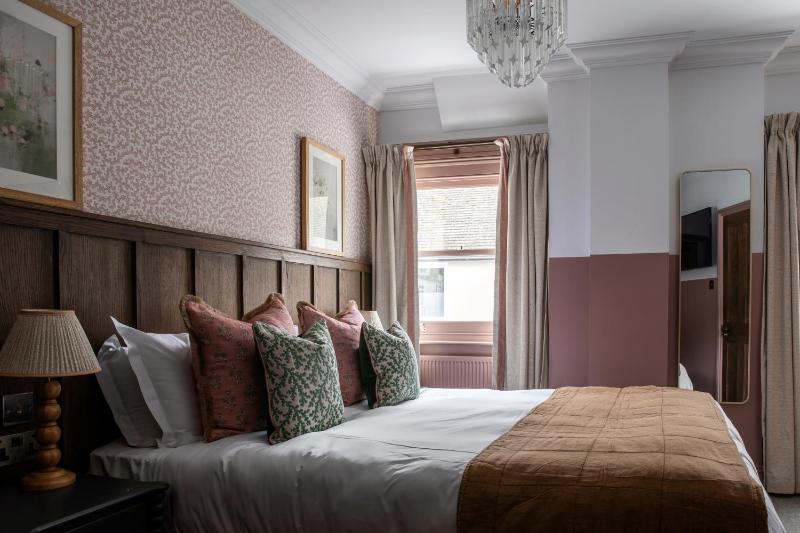 Superior Double Room image 1