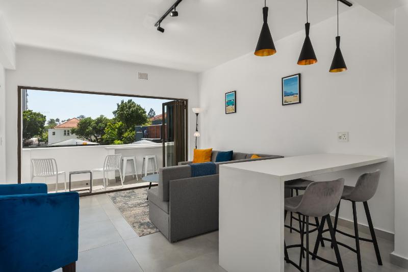 One-Bedroom Apartment image 2