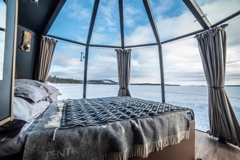 Glass Hut with Lake View image 1