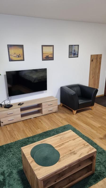 Studio Apartment image 3