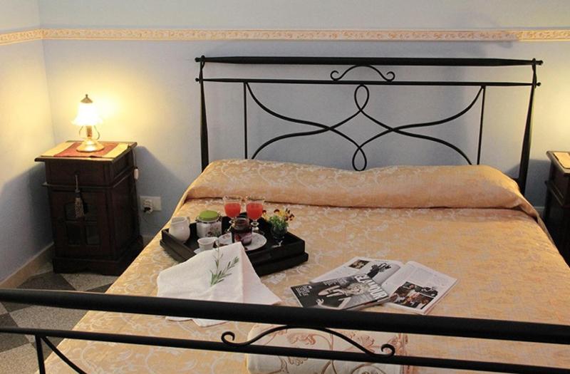 Antica Corte delle Ninfee Historical Private Villa - image 10