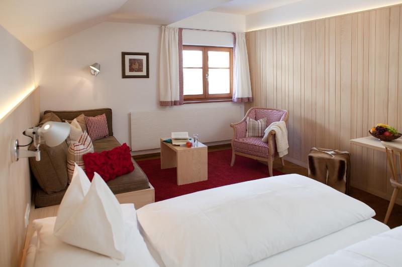 Double Room with Mountain View image 4