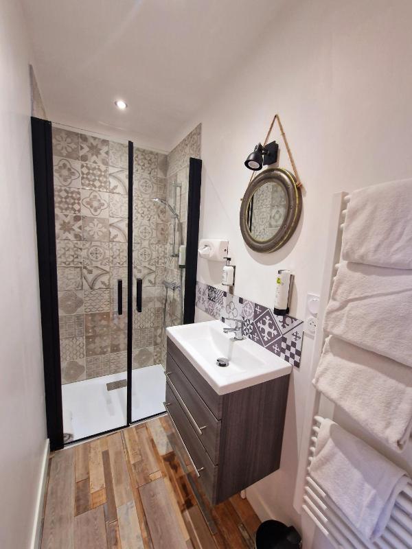 Studio Apartment image 3
