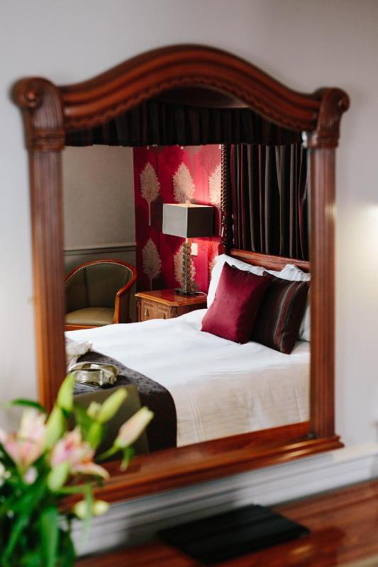 Double Room image 3