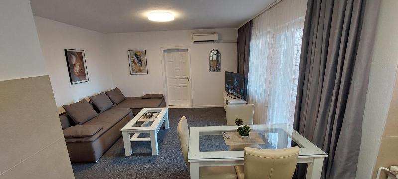 One-Bedroom Apartment image 1