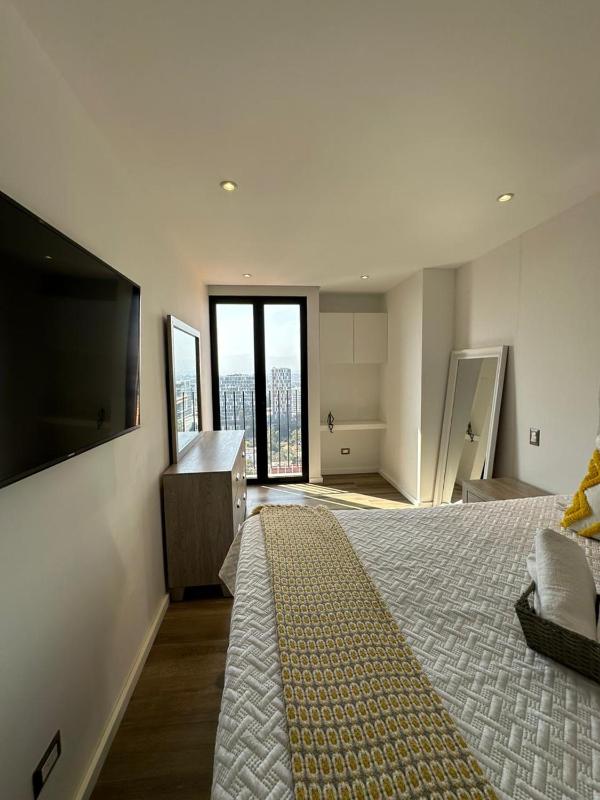 Avellino 3BR Zona 10 Luxury Suite - Pool Gym & View - image 9