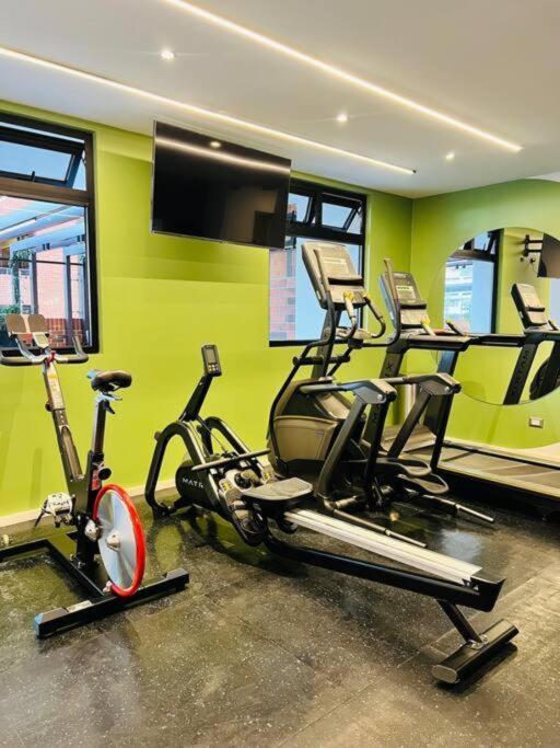 Avellino 3BR Zona 10 Luxury Suite - Pool Gym & View - image 10