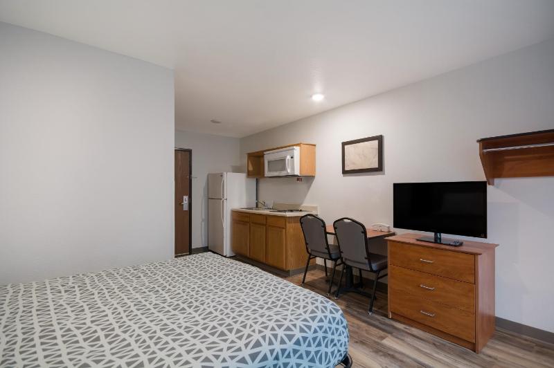 Standard 1 Full Bed Room - Smoking image 3