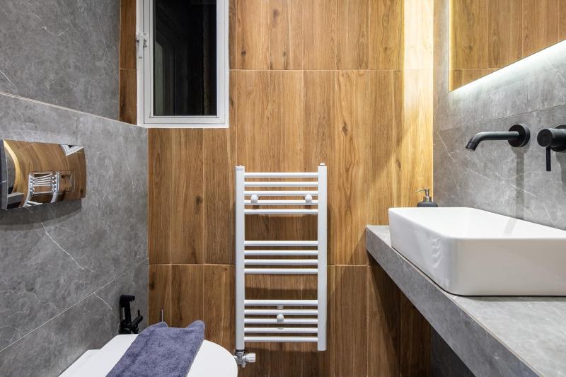 Mystique 2-Bedroom Apartment in Athens - image 14
