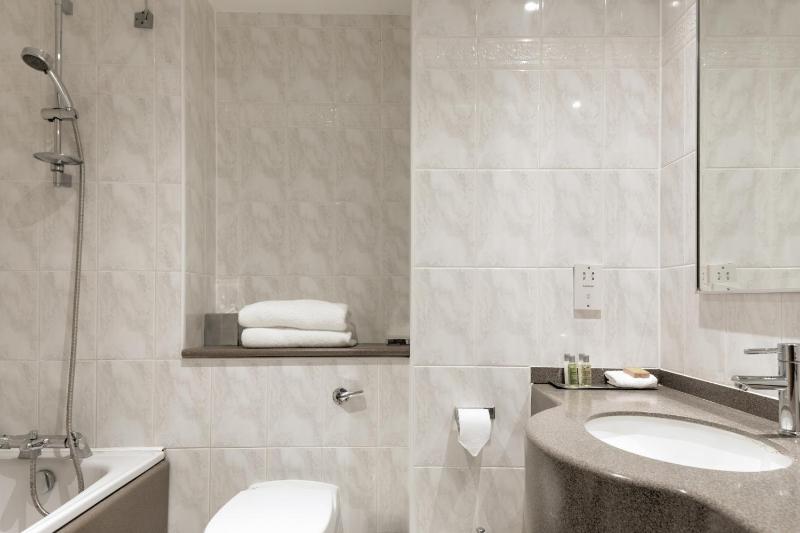 Deluxe King Room image 3