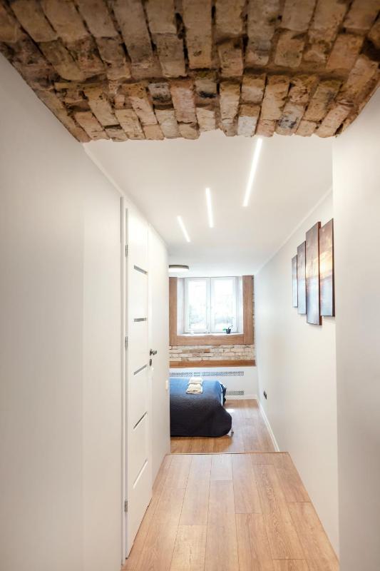 Newly Refurbished Lukiskiu Square Apartment by Reside Baltic - image 13