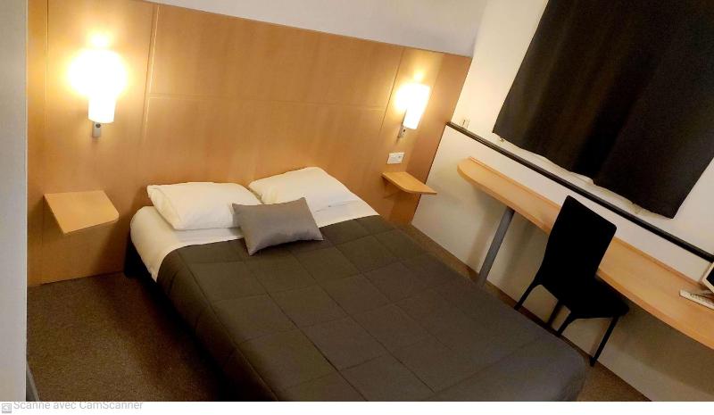 Double Room image 1