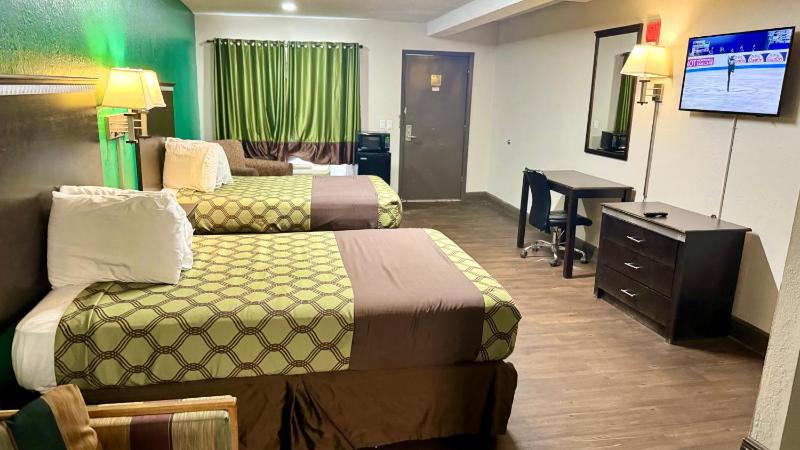 Double Room with Two Double Beds - Smoking image 4