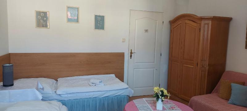 Twin Room with Extra Bed (3 Adults) image 3