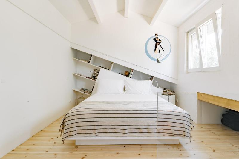 Standard Suite image 1