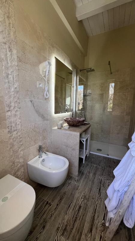 Luxury Double Room image 2