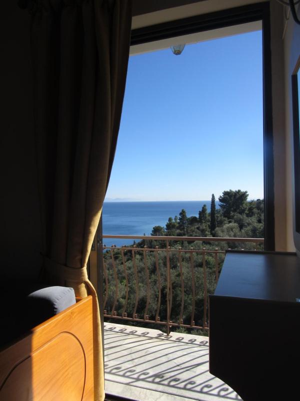 Studio with Sea View image 2