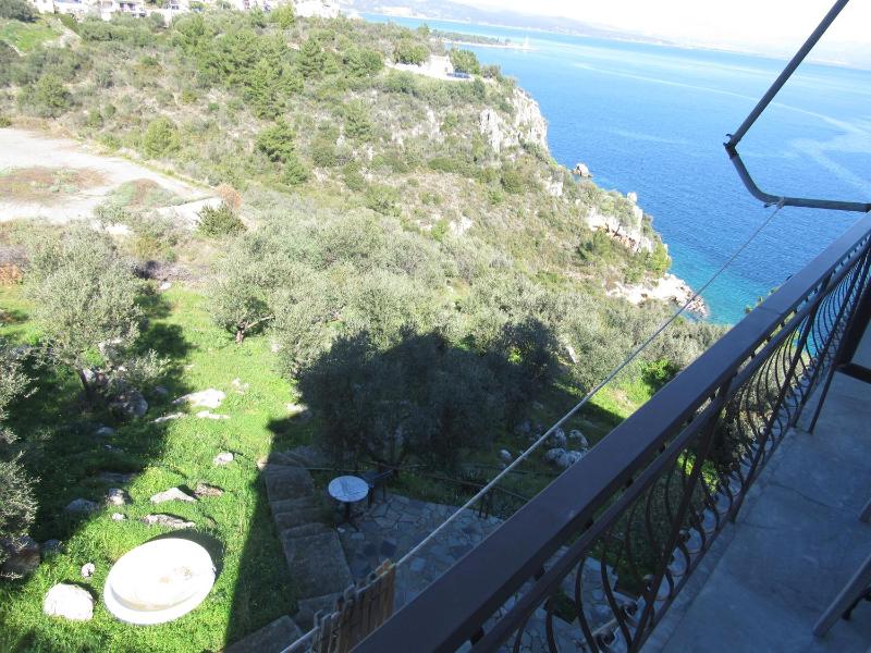 Double Room with Balcony image 4