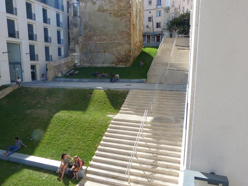 Bairrus Lisbon Apartments - Mello - image 12