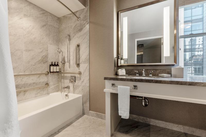 Deluxe Double Room with Two Double Beds image 3