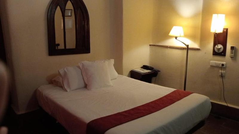 Economy Double Room image 1