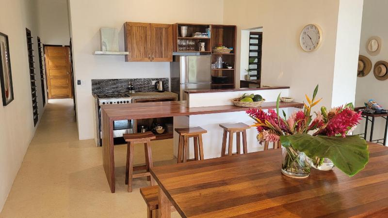 Longview - stunning views sleeps 8 - image 7