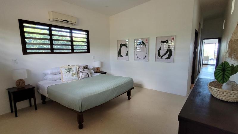 Longview - stunning views sleeps 8 - image 15
