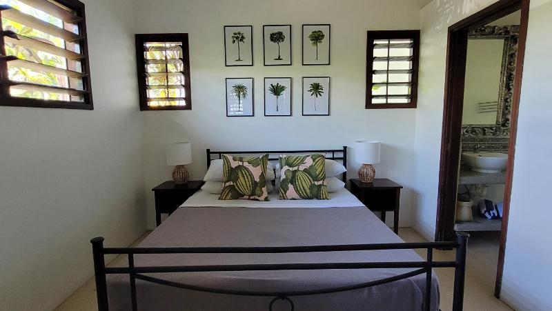Longview - stunning views sleeps 8 - image 6