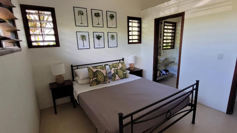 Longview - stunning views sleeps 8 - image 9