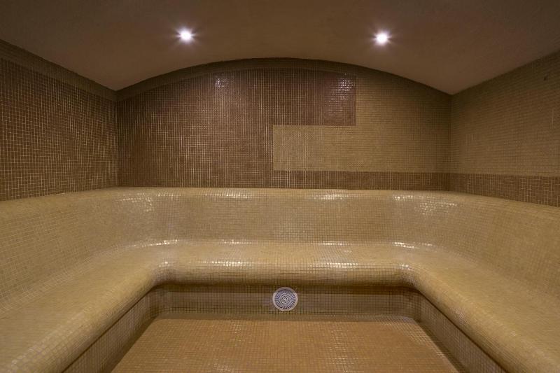 Radisson Hotel Plovdiv - image 11