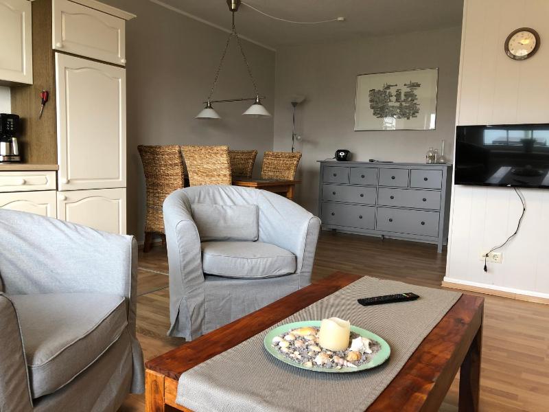 One-Bedroom Apartment image 4