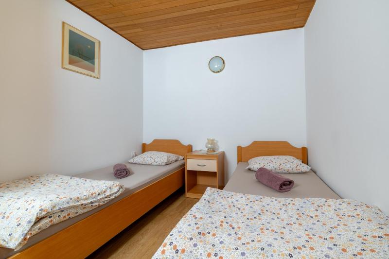 Double Room image 4