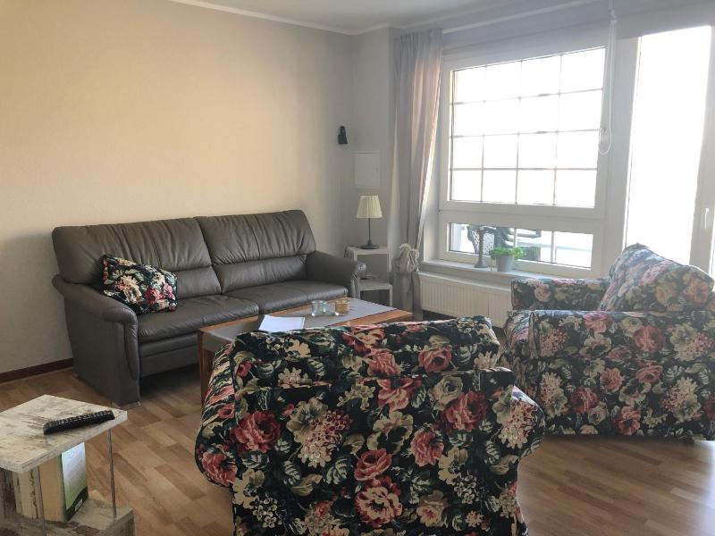 One-Bedroom Apartment image 3