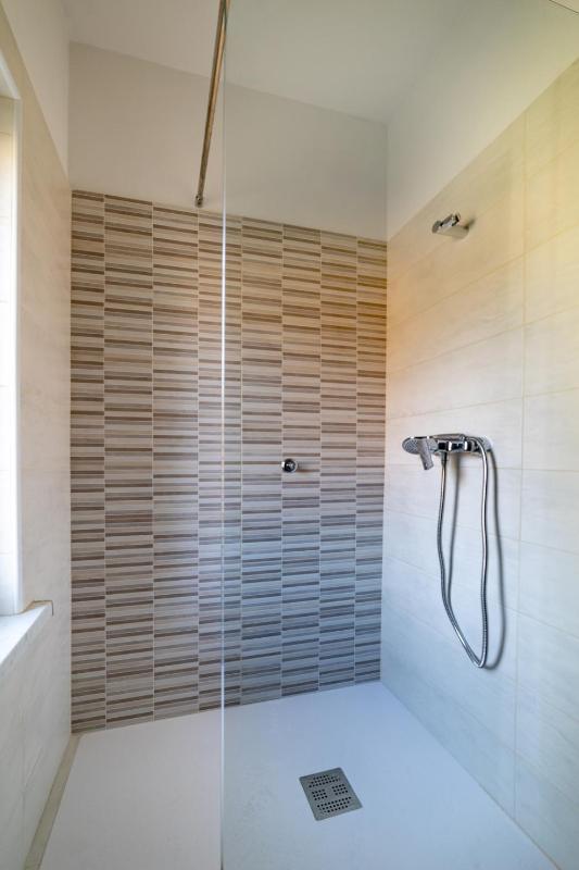 Quadruple Room with Private Bathroom image 4