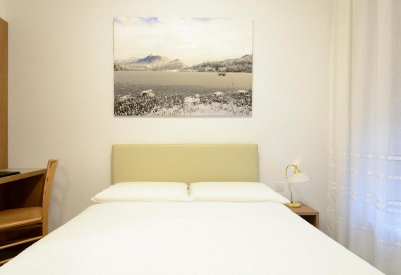 Double Room image 4