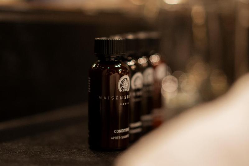 Deluxe Double Room with Private Access to Pool and Spa image 4