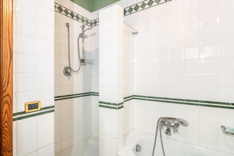 Busdraghi Luxury Apartment - image 39