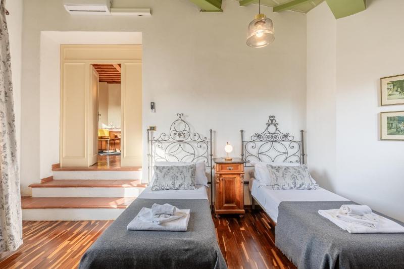 Busdraghi Luxury Apartment - image 29
