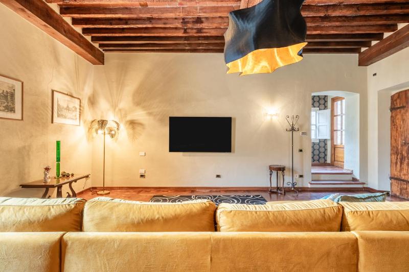 Busdraghi Luxury Apartment - image 10