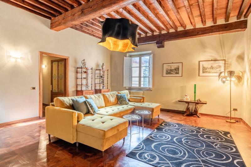 Busdraghi Luxury Apartment - image 32