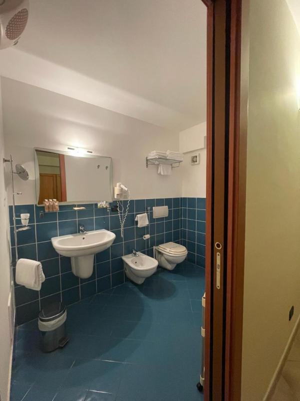 One-Bedroom Apartment image 4