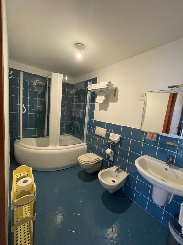 One-Bedroom Apartment image 3