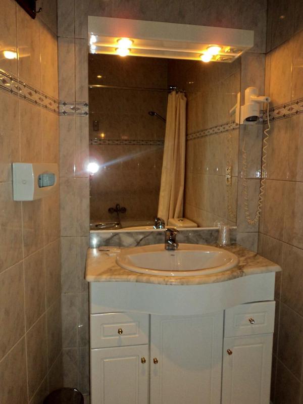 Single Room image 2