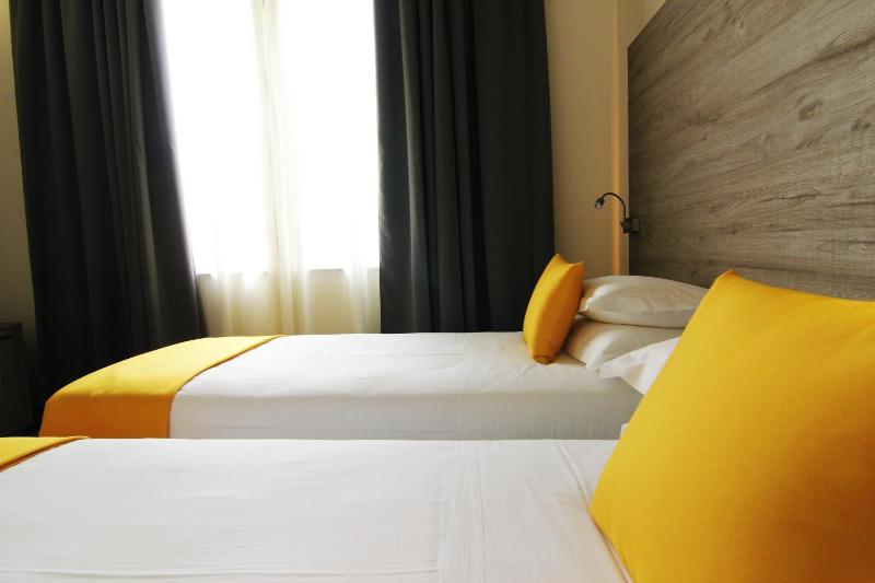 Double or Twin Room image 3