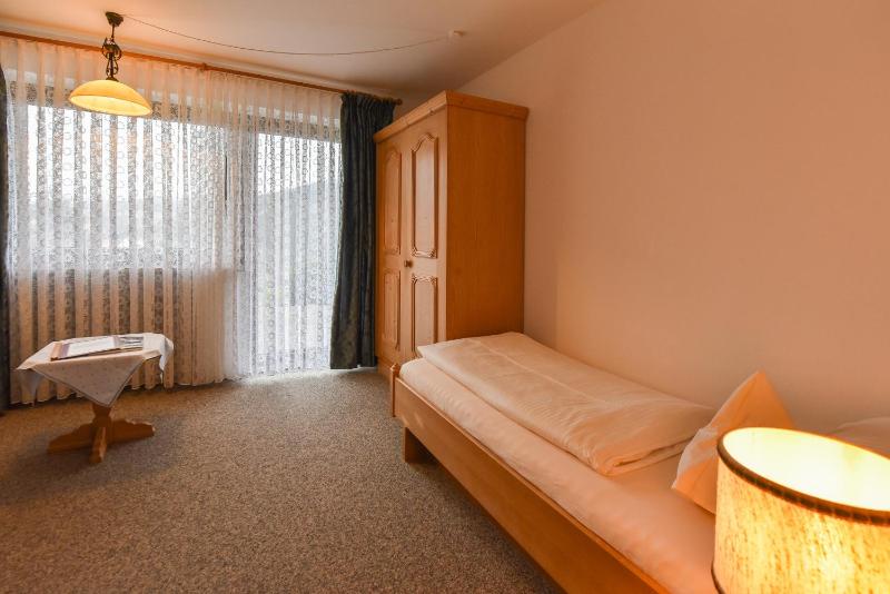 Single Room image 3