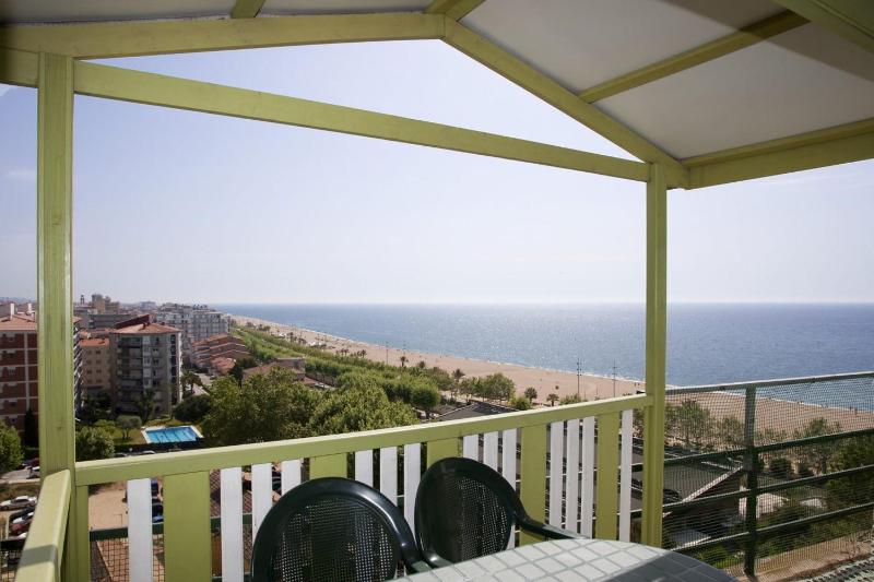 Two-Bedroom Bungalow with Sea View (4 Adults)  image 3