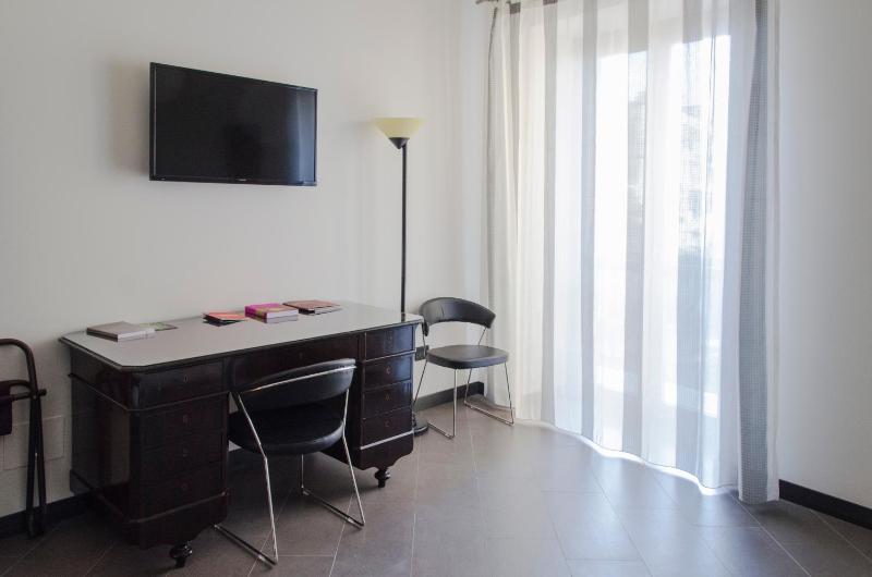 One-Bedroom Apartment with Balcony image 3