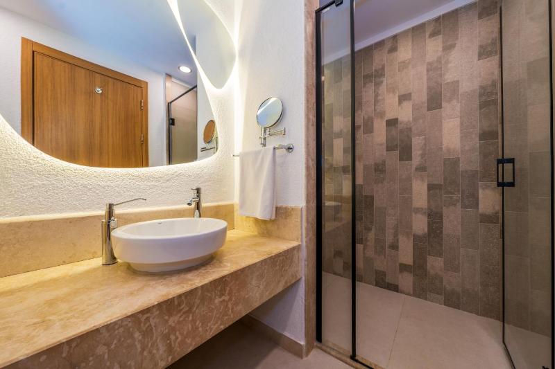 Double Room with Land View image 1