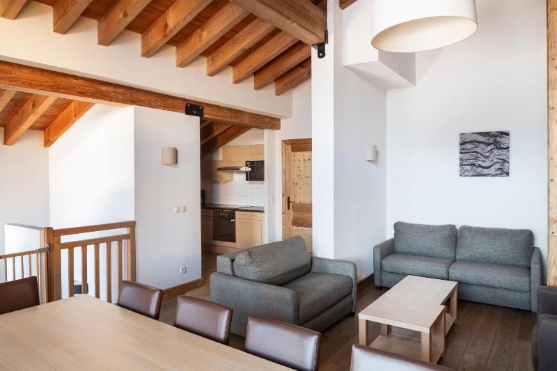 Five-Bedroom Apartment image 3