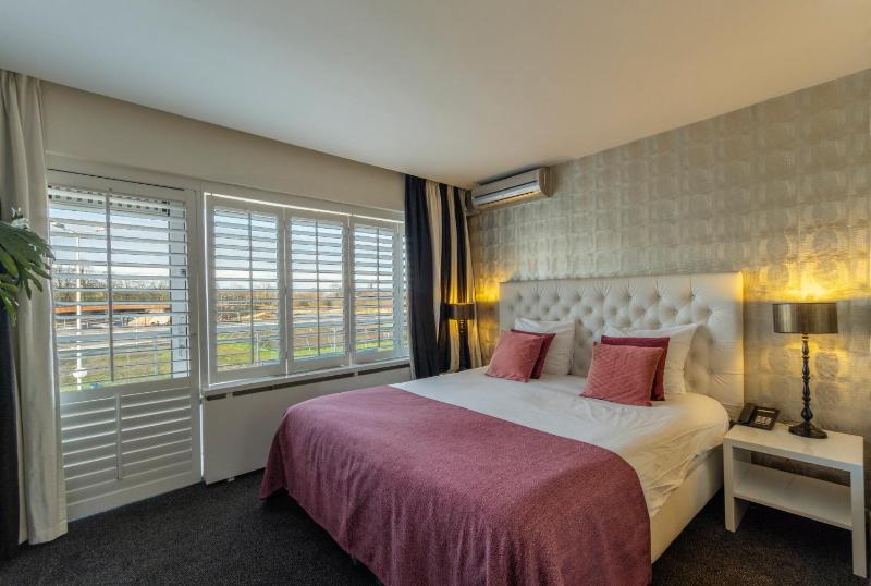 Junior Suite image 1